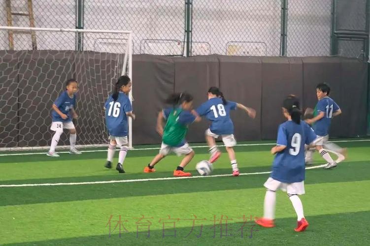 国脚公益行浦玮化身多角色言传身教 期待中青赛培育女足未来 国脚公益行浦玮化身多角色言传身教 期待中青赛培育女足未来